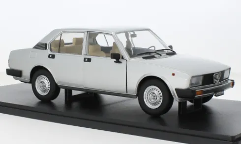 Alfa Romeo Alfetta Berlina 2000L, silber, 1978, 1:18, Mitica