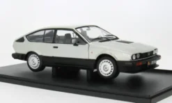 Alfa Romeo GTV6, silber/schwarz, 1984, 1:18, Solido
