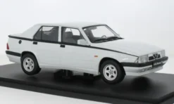 Alfa Romeo 75, weiss, 1991, 1:18, Triple 9 Collection