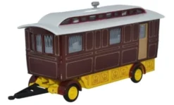Anhänger Showmans Caravan, dunkelrot/gelb, 1:76, Oxford