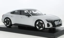Audi RS e-tron GT, silber, 2021, 1:18, Norev
