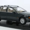 BMW 5er (E39) Touring, dunkelgrün, 1:18, Triple 9 Collection