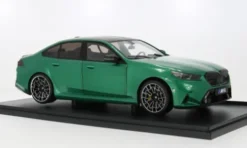 BMW M5 (G90), grün, 2025, 1:18, Solido