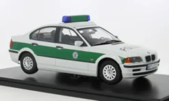 BMW 3-Series E46, weiss/grün, 1999, Polizei (D), 1:18, KK Scale