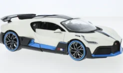 Bugatti Divo, weiss/hellblau, 1:24, Maisto