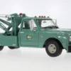 Chevrolet C-30 Dually Wrecker, grün, 1967, Holley Speed Shop, 1:18, Greenlight