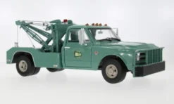 Chevrolet C-30 Dually Wrecker, grün, 1967, Holley Speed Shop, 1:18, Greenlight
