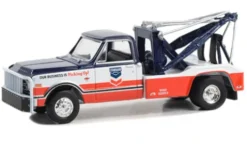 Chevrolet C-30 Dually Wrecker, 1968, Standard Oil, 1:64, Greenlight