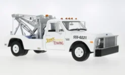 Chevrolet C-30 Dually Wrecker, weiss, 1969, Jerry’s Towing Fall Guy Stuntman, 1:18, Greenlight