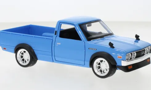 Datsun 620 Pick Up, hellblau, 1973, 1:24, Maisto