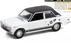 Datsun 510, weiss/schwarz, 1969, 1:64, Greenlight