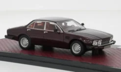 De Tomaso Deauville Series 2, dunkelrot, 1978, 1:43, Matrix