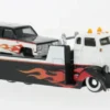 Ford Coe Flatbed, weiss/Dekor, 1979, 1:64, Maisto