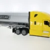 Freightliner Cascadia, gelb, 1:32, Welly