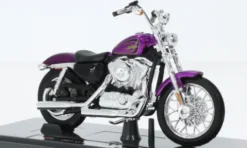 Harley Davidson XL 1200V Seventy-Two, violett, 2013, 1:18, Maisto