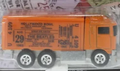 - Hiway Hauler, The Beatles, 1:64, Hot Wheels Premium