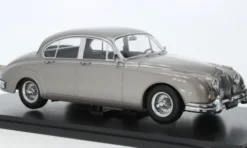Jaguar MK II 3.8, hellgrau, 1959, 1:18, KK Scale