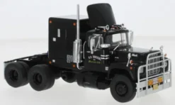 Mack R-Series, schwarz, 1966, 1:43, IXO