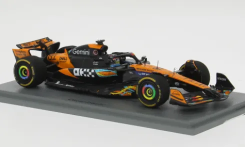 McLaren MCL39, Formel 1, GP Abu Dhabi, 2025, McLaren F1 Team, #81, O.Piastri, 1:43, Spark