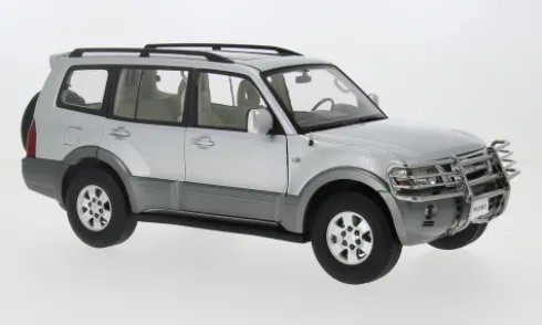 Mitsubishi Pajero V73, silber, 1:18, Sun Star