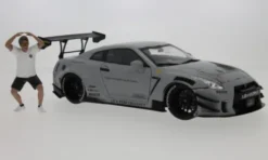 Nissan GT-R (R35), grau, 1:18, Solido