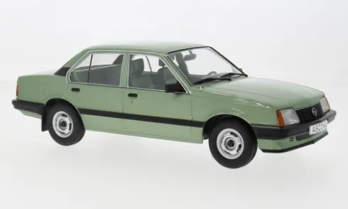 Opel Ascona C, grün, 1981, 1:18, MCG