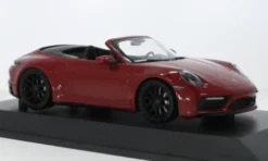 Porsche 911 (992) Carrera 4 GTS Cabriolet, dunkelrot, 2020, 1:18, Minichamps