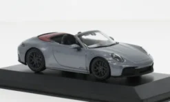 Porsche 911 Carrera GTS Cabriolet, grau, 2024, 1:43, Minichamps