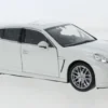 Porsche Panamera S, weiss, 1:24, Welly