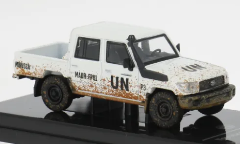 Toyota Land Cruiser LC79, weiss, 2014, 1:64, Para64