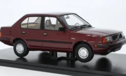 Volvo 360, dunkelrot, 1987, 1:18, Triple 9 Collection