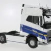 Volvo FH16 Globetrotter XL, weiss/blau, 1:24, Solido