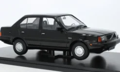 Volvo 360, schwarz, 1987, 1:18, Triple 9 Collection
