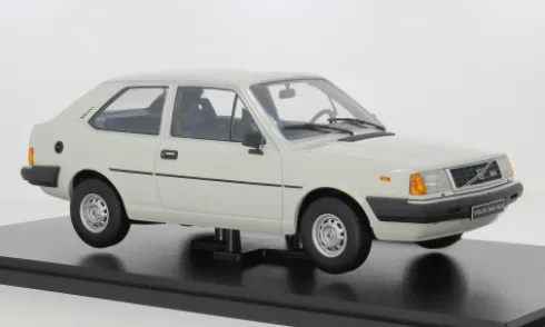 Volvo 343, weiss, 1982, 1:18, Triple 9 Collection