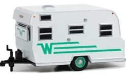 Winnebago Travel Trailer 216, weiss/grün, 1965, 1:64, Greenlight