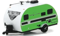 Winnebago Winnie Drop 1710, hellgrün, 2017, 1:64, Greenlight