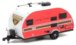 Winnebago Winnie Drop, rot/Dekor, 2017, 1:64, Greenlight